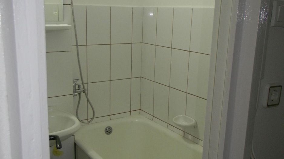 Garsoniera Astra ,zona de case liniștită . - Poză 11