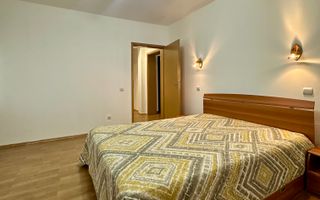 Apartament 4 camere cu garaj zona Strand- V.Aurie - Poză 3