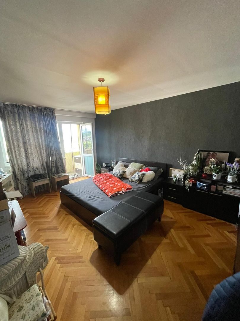 Apartament cu 3 camere de vanzare, zona Cetate - Poză 1