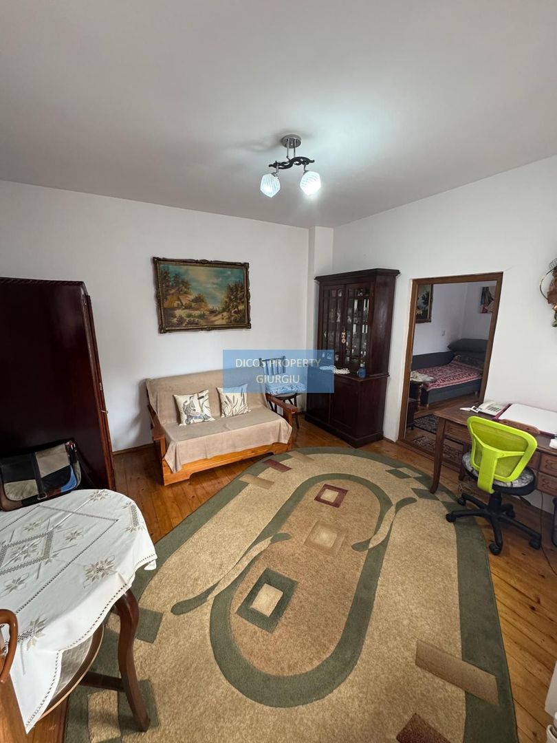 Casă cu 4 camere de vânzare – Str. I. C. Brătianu - Poză 7