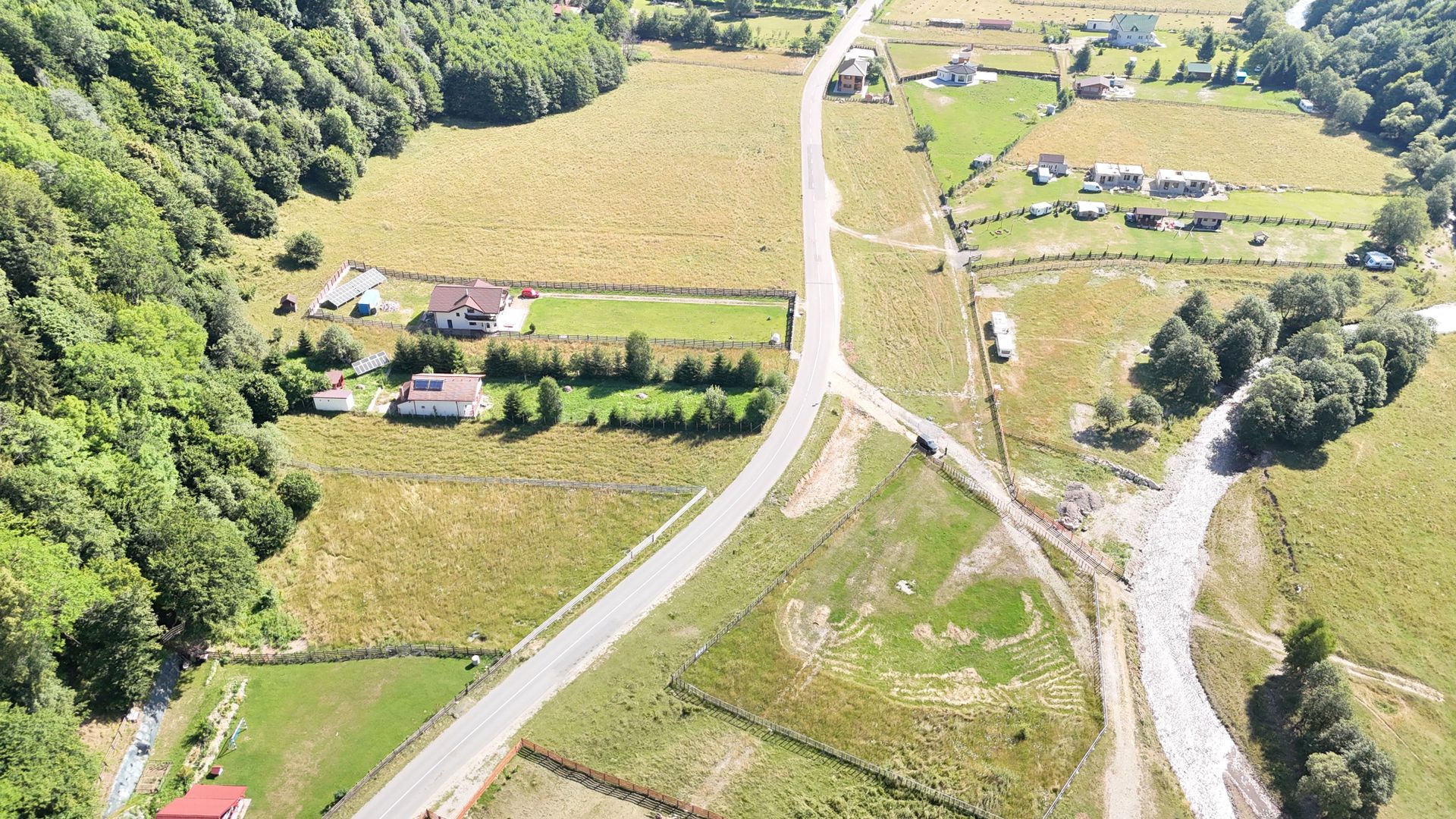 Teren intravilan - 1117 mp în Plaiul Foii - Poză 1