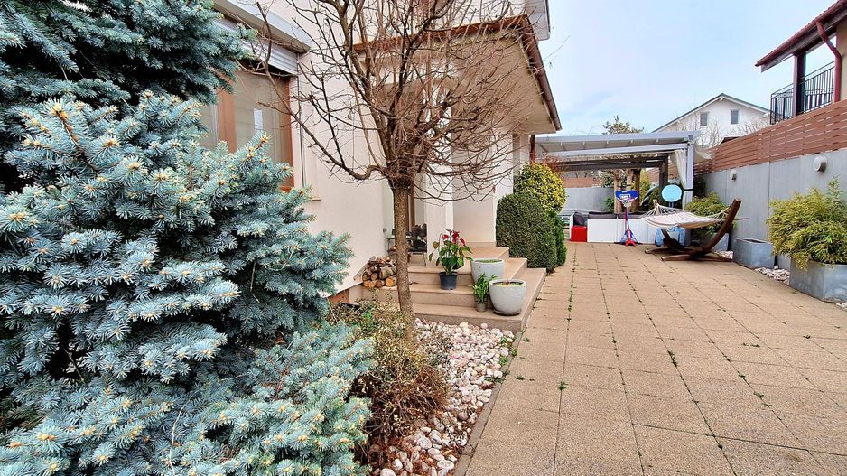 Casa eficienta energetic cu piscina in Giroc - Poză 38