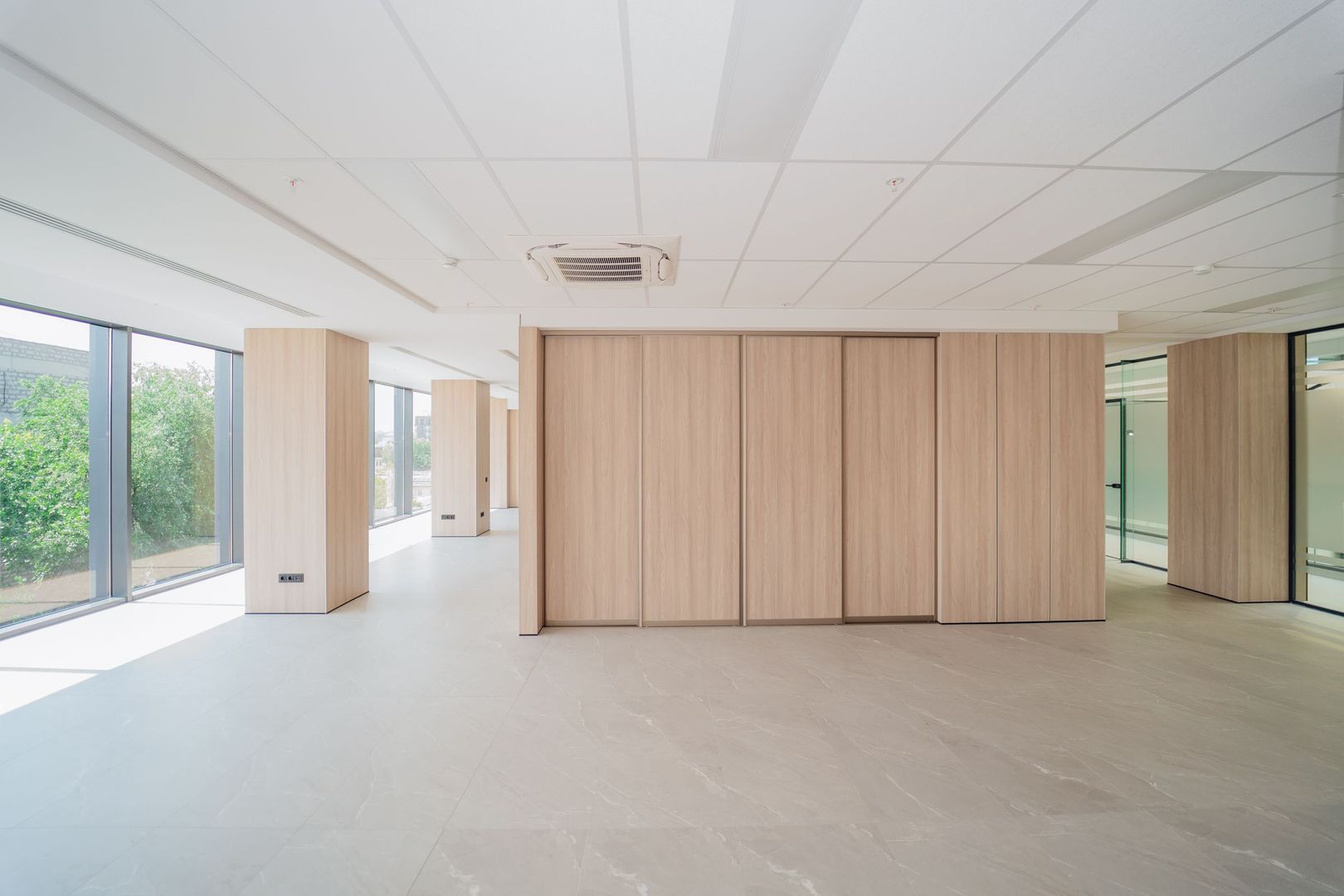 SPRE CHIRIE SPAȚIU COMERCIAL PENTRU BIROU | OFICIU 120 m2 Premium Location Bussines | Chișinău ,Centru ,Str.Bul.Ștefan Cel Mare și Sfânt , 115/1 - Poză 7