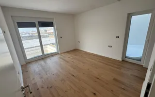 Duplex despărțit prin perete dublu/ Garaj - Poză 21