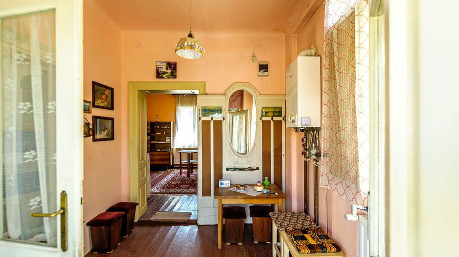 Casă veche cu teren generos într-o locație deosebită - oportunitate - Poză 5