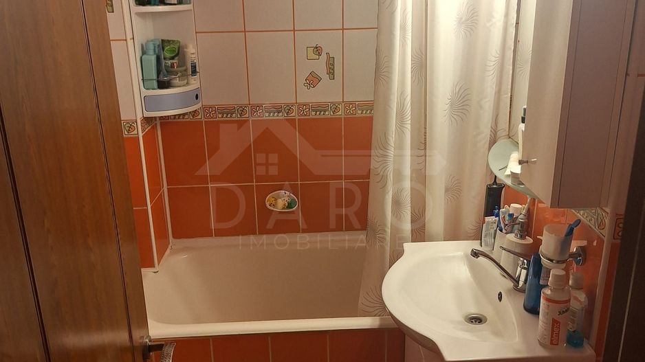 De vânzare apartament cu 3 camere-- 119. 500 EUR - Poză 4