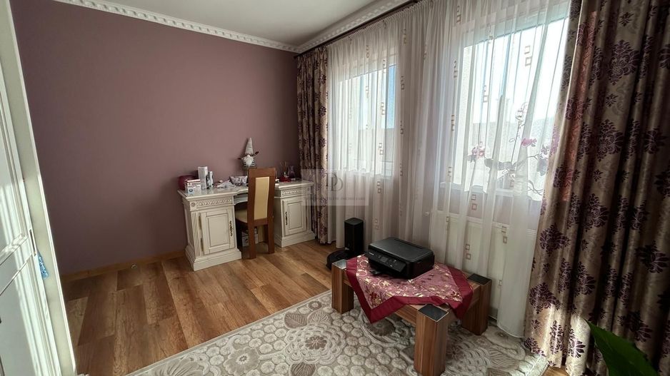 Apartament 4 camere singur pe nivel + 50 mp Pod + 2 Parcari | Oașului - Poză 10