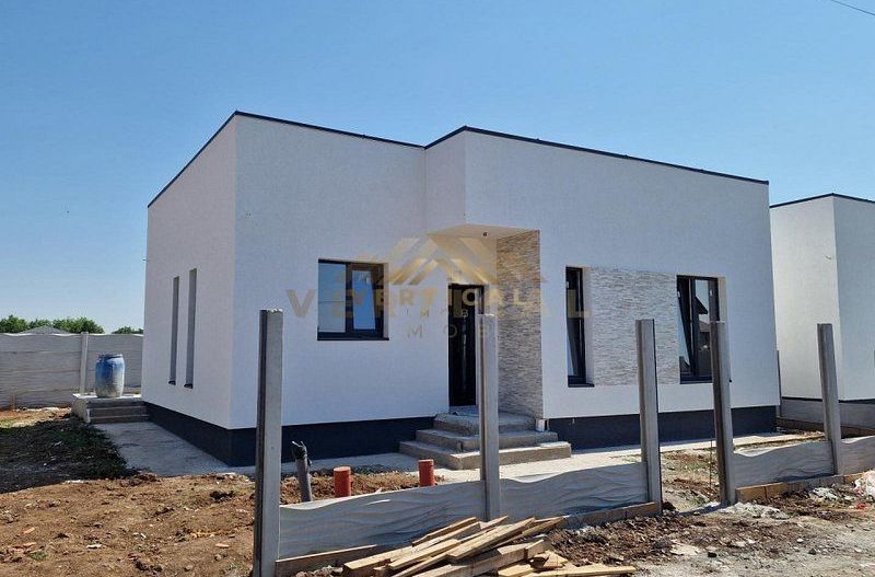 Casa individuala cu 3 camere in comuna Berceni - Poză 1