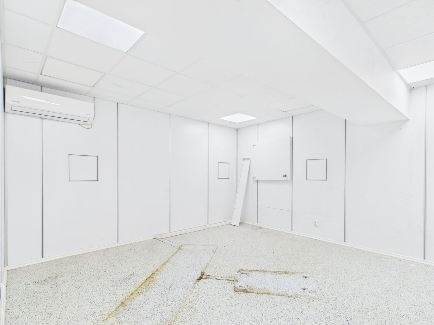 Clădire de 560 mp utili ~20 încăperi | Configurație medicală - Poză 15