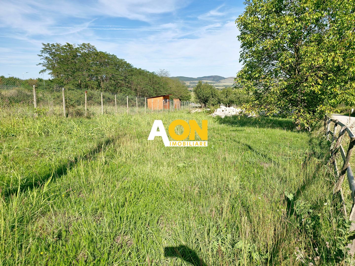 Teren parcelabil, 1600 mp, cu utilitati si iluminat stradal, Micesti - Poză 4