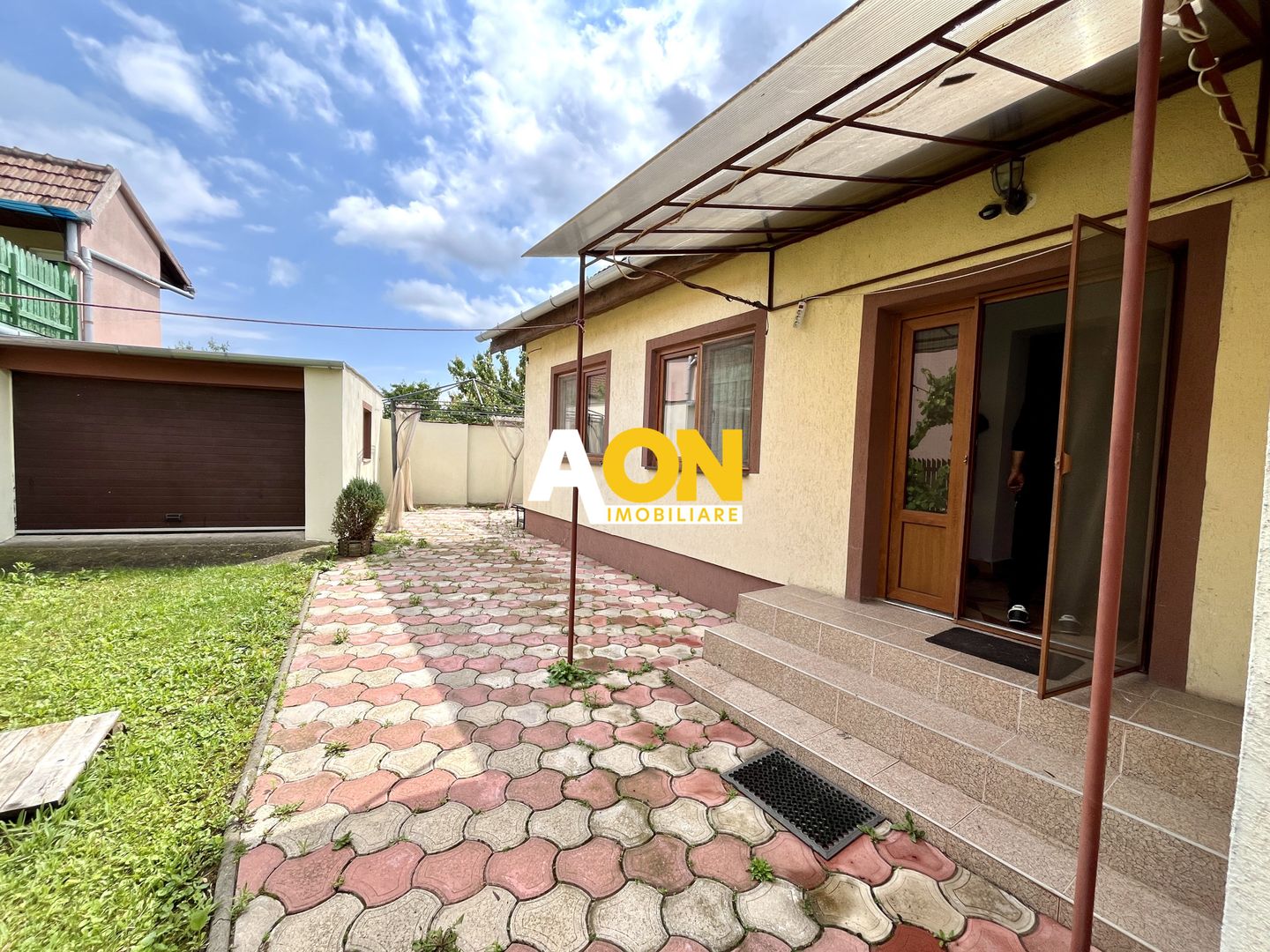 ÎNCHIRIERE! Casă cu 3 Camere, Zona Centru - Poză 1