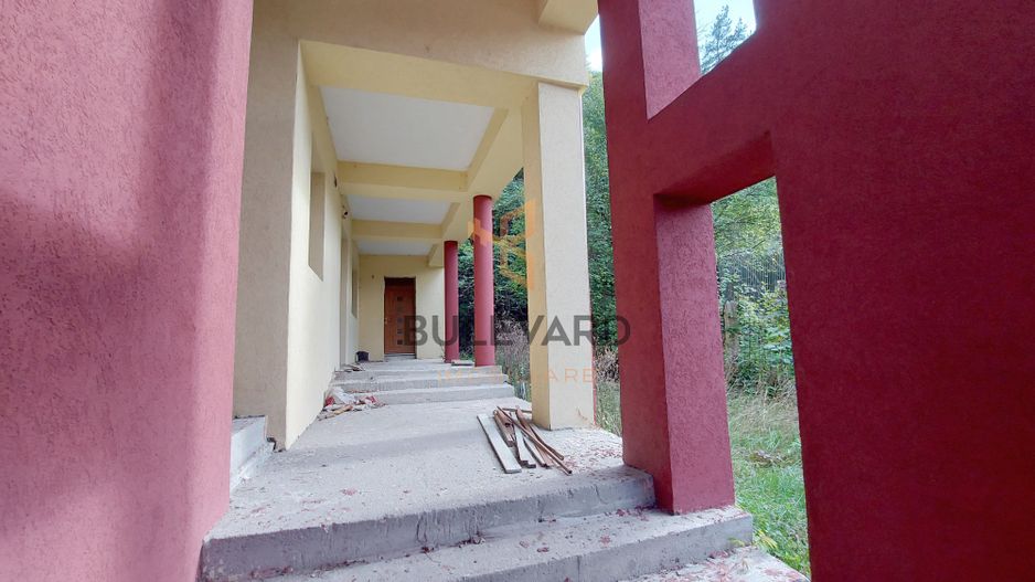 Casa individuala+ birou/spatiu comercial pe Strada 1 Mai! - Poză 3