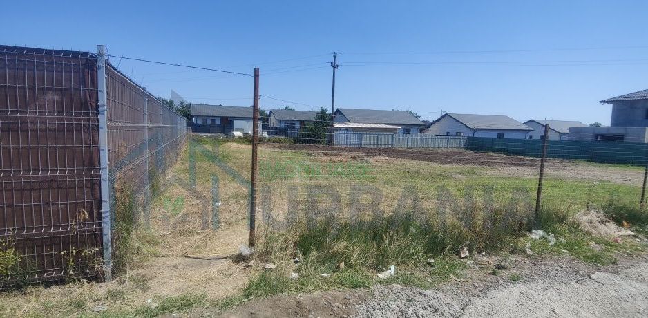 Teren de vânzare cu autorizație de construcție în Holboca, Str. Oborului - Poză 1