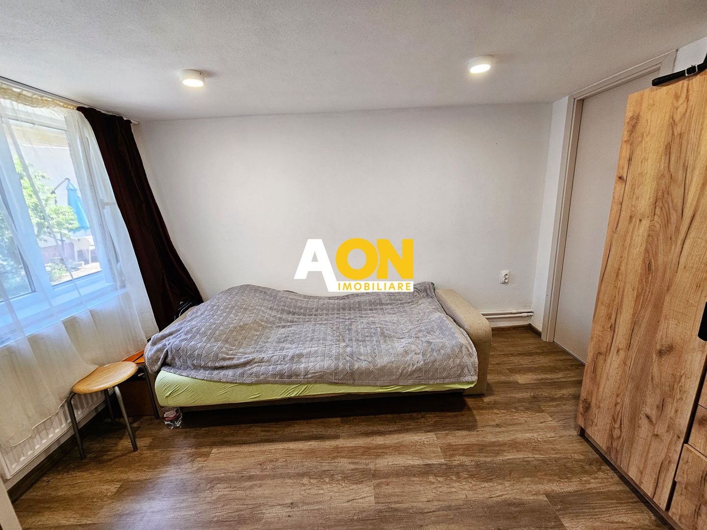 Casa renovata, 2 corpuri de cladire + anexe, 1331 mp teren, Paclisa - Poză 9