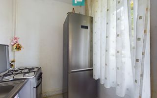 Garsonieră la etajul 2, zona Banu Mărăcine - Poză 3