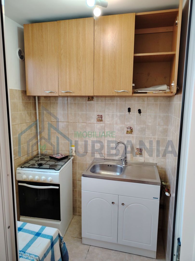 Apartament cu o cameră, renovat recent, în zona Podu Roș, Iași - Poză 5
