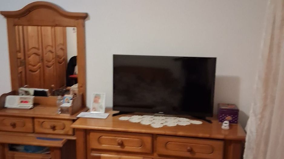 vand apartament 2 camere zona Alunisul Nou, paretr cvu terasa gaz tras - Poză 2