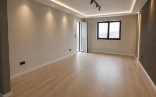 Apartament 3 Camere Decomandat, Etaj 1, Zona Centru - Poză 1
