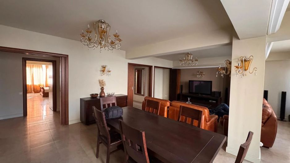 Apartament cu 3 camere de vânzare în Central, Suceava - Poză 8