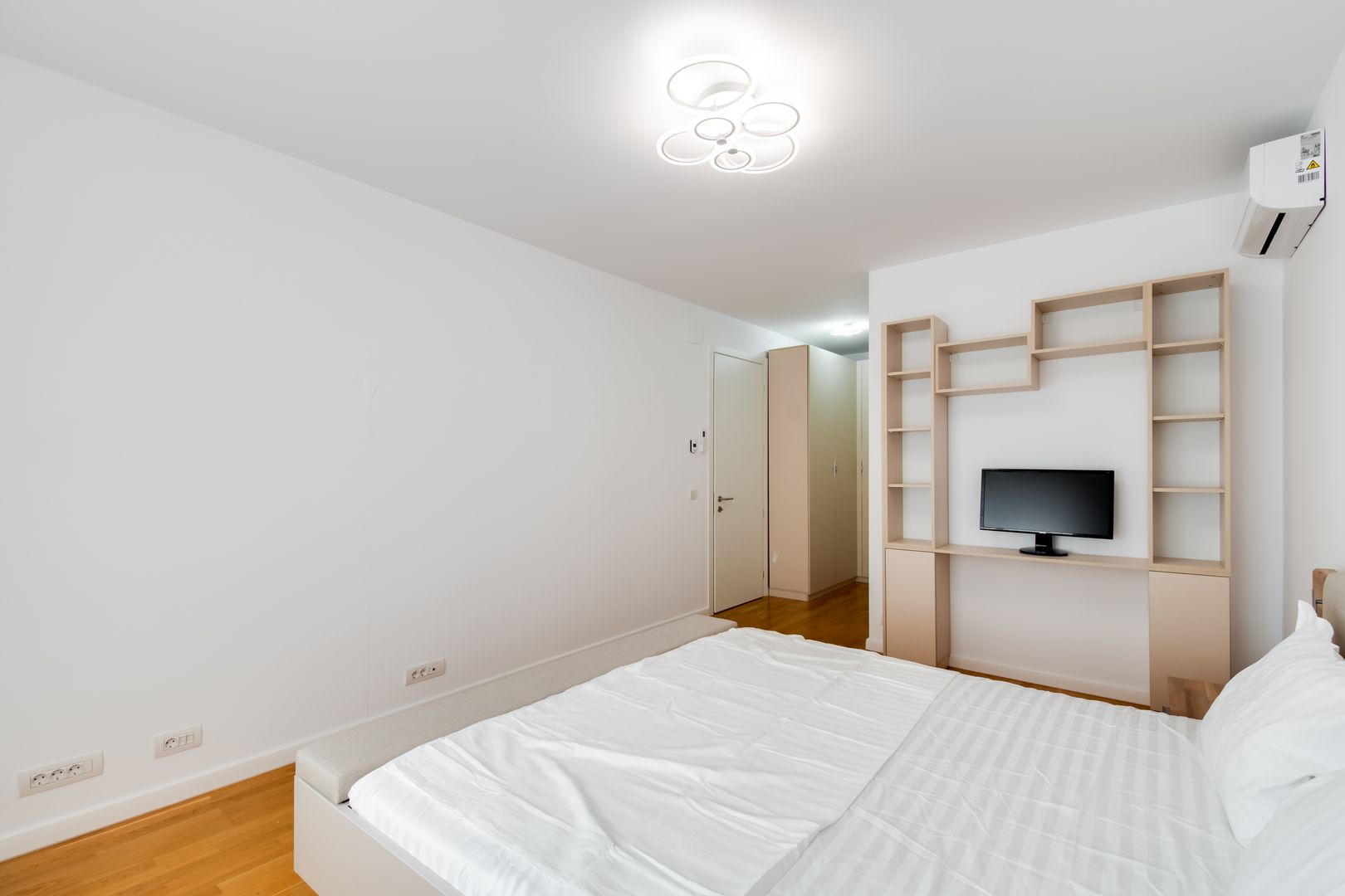 Prima inchiriere | 4 camere premium in Luxuria Residence | Parcare - Poză 14