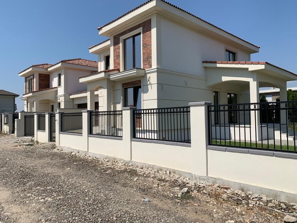 Duplex lipit prin garaj! Dumbravita - Poză 1