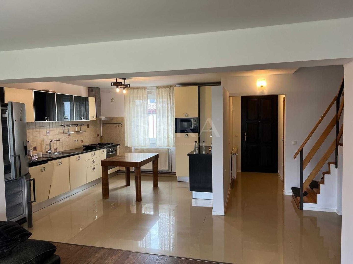 Duplex, 112 mp utili, teren 264 mp, garaj, Florești. - Poză 2