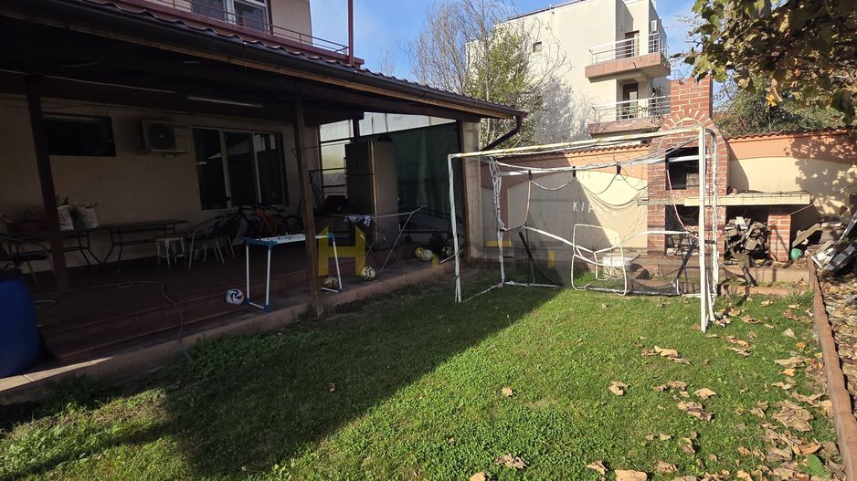 Vila individuala spatioasa ideala Afacere After School - Poză 1