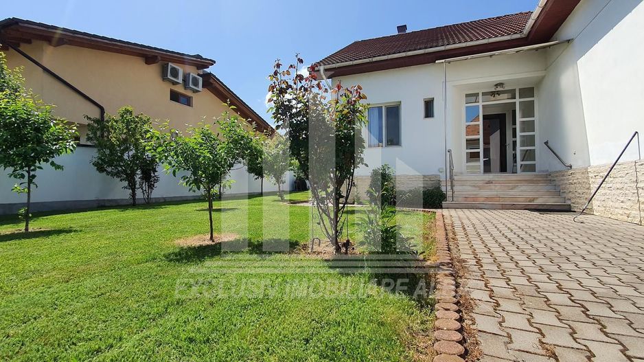 Casa individuala | 240 mp | 730 mp teren | Toate utilitatile | Cetate - Poză 1