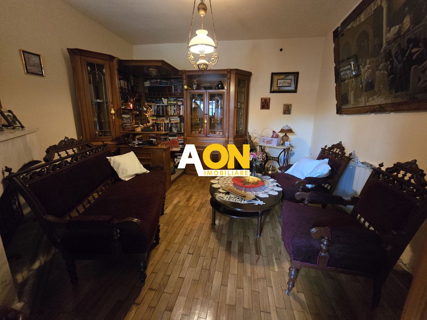 Vila cu 6 Camere,  Zona Centrala - Poză 2