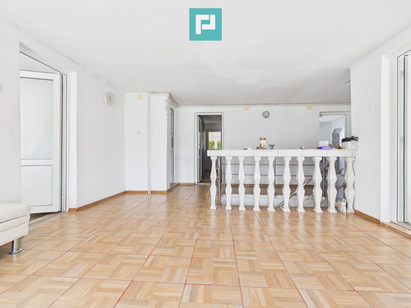 Casă retrasă Pișchia – 4 camere, teren 920 mp - Poză 12