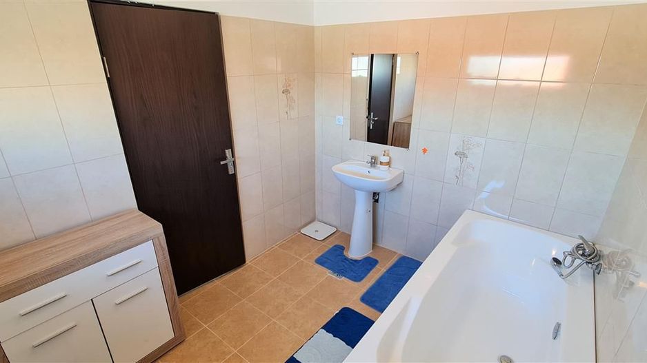 Casa 3 camere complex rezidential intrare Tarlungeni Brasov - Poză 6