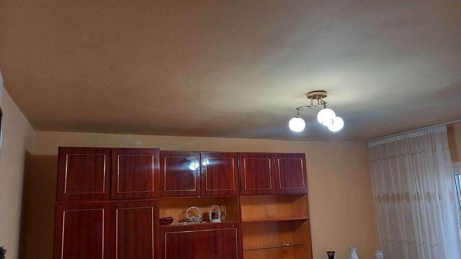 ageuropa.ro vinde ap 3 cam DECOMANDATE 90mp la etajul 3 în Micro 16. - Poză 1