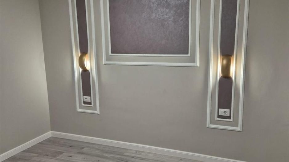 Apartament cu 2 camere semidecomandat zona Iosia - Poză 1