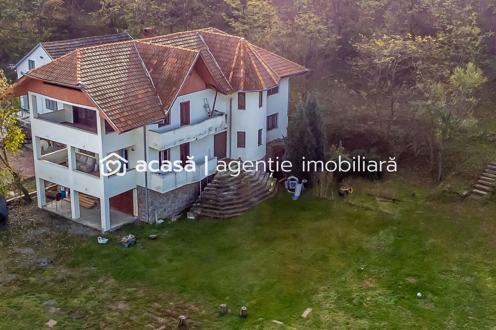 Casă în localitatea Miniș - Comision 0% la cumparare - Poză 1