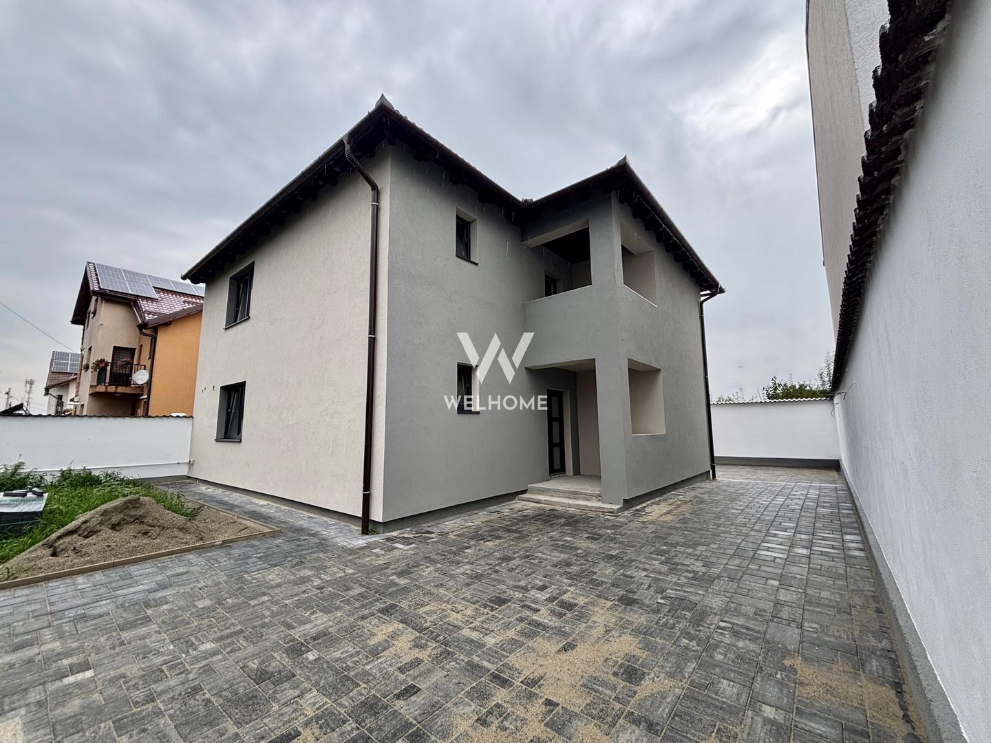 Casă INDIVIDUALĂ cu PIVNIȚĂ și POD în Sibiu - Poză 1