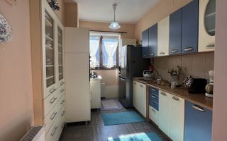 Casă individuală cu etaj,  Gruia, zonă liniștită, aproape de Centru. - Poză 2