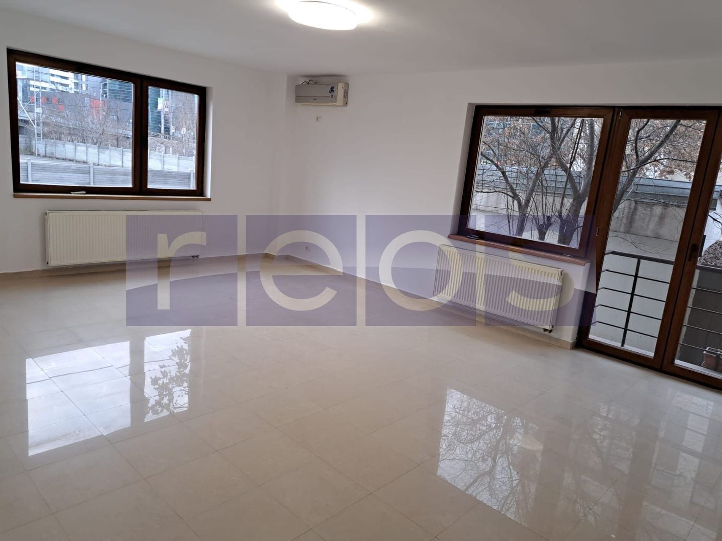 VANZARE 2 CAMERE | PARTER | 80 MP | LOC PARCARE | AEROGARII | LUMINOS - Poză 3