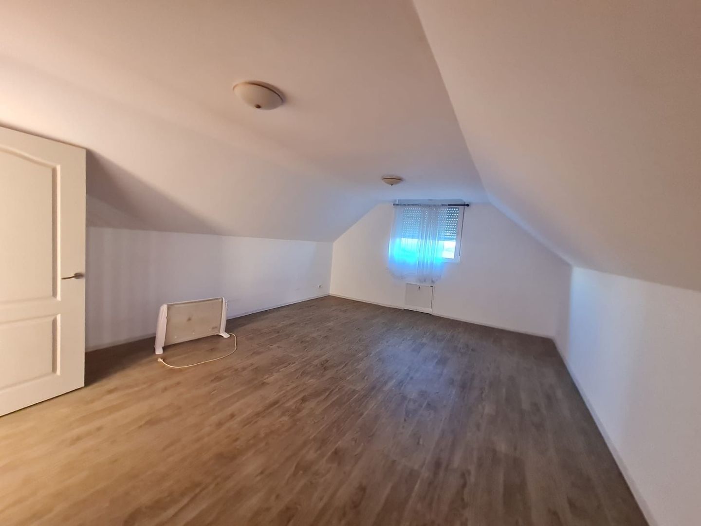 Casa cu teren de 14340 mp în Jebel/Pretabila pentru afacere - Poză 10