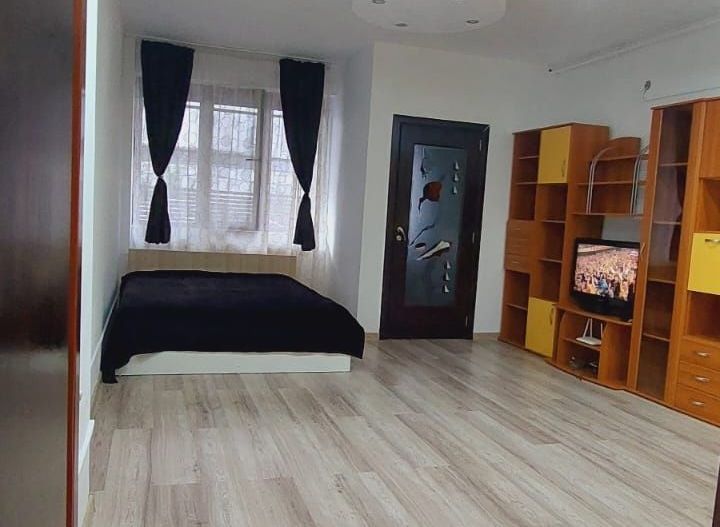 Garsoniera 42 mp, parter  drumul cooperativei  prelungirea Ghencea - Poză 1