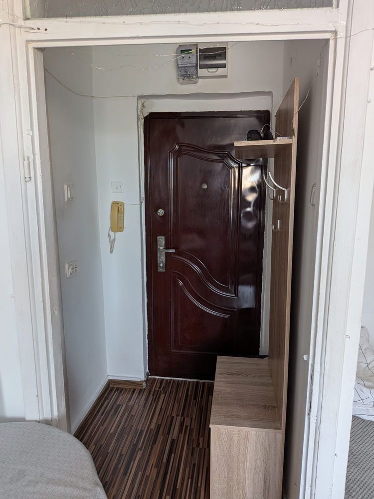 Garsoniera in bloc mixt langa metrou Gorjului, Militari - Poză 7