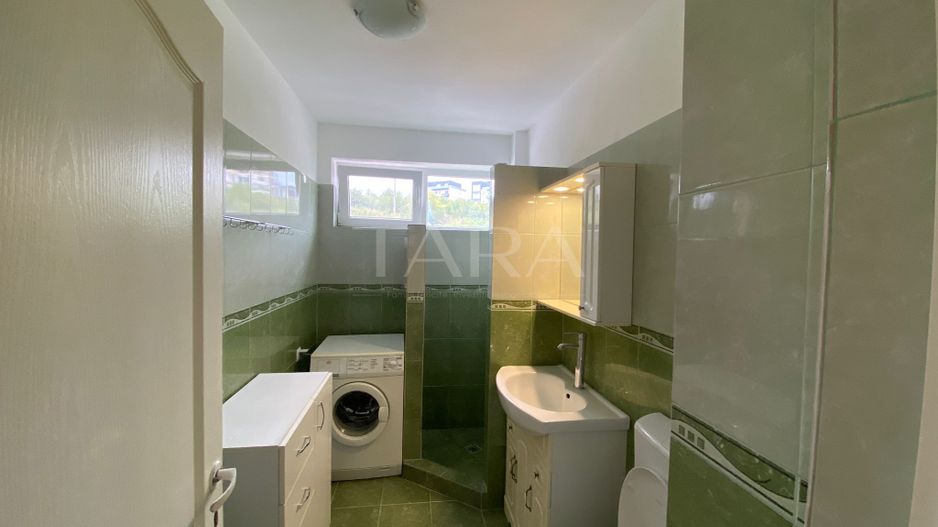 Închiriere apartament 3 camere -  zona Petrom - Poză 5