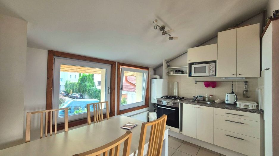 Apartament in casă, într-o zonă exclusivistă, priveliște deosebită. - Poză 10