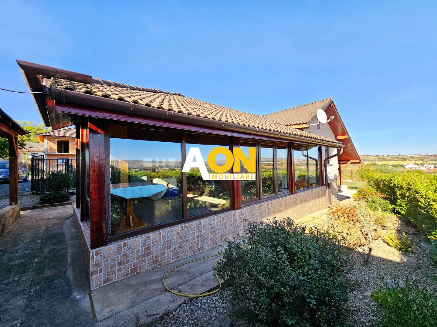 Casa noua, 4 camere, mobilata, utilata, 1148 mp teren, Paclisa - Poză 1