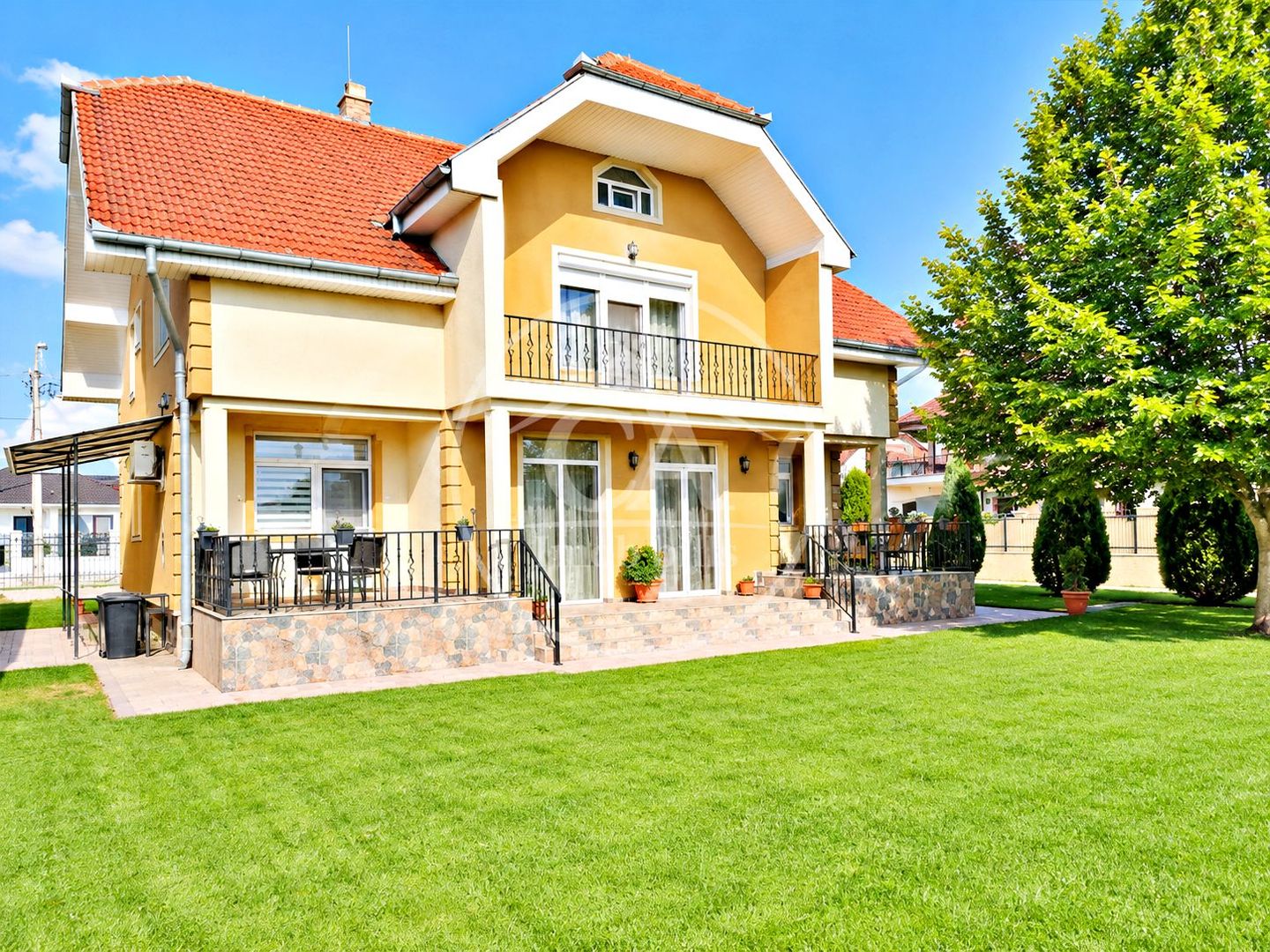 Vila de Vanzare si casa de oaspeți in zona Oncea, Oradea - Poză 1