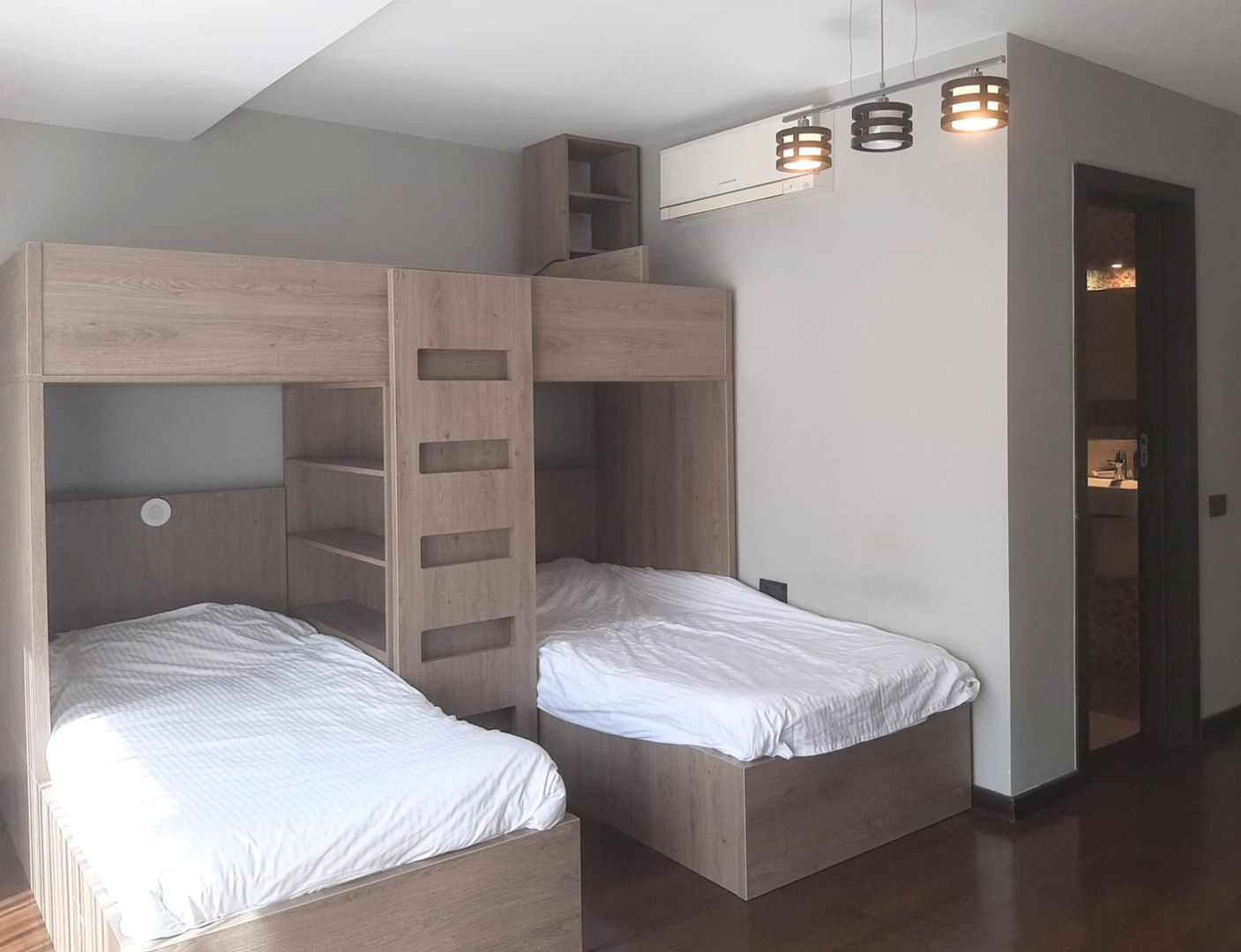 Vilă de lux cu vedere spectaculoasă spre Tâmpa  Green Valley zona Noua - Poză 16