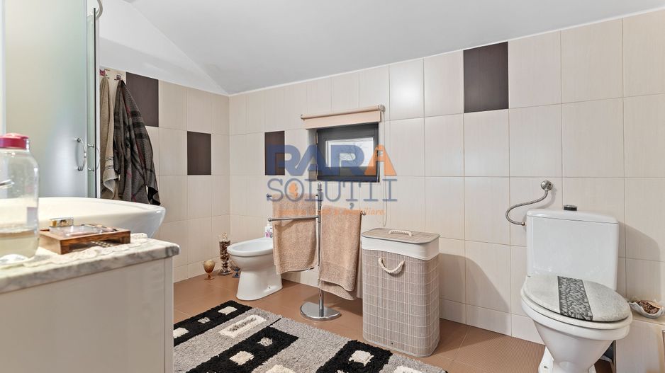 Casă cu 3 dormitoare și 2600 mp teren - Poză 15