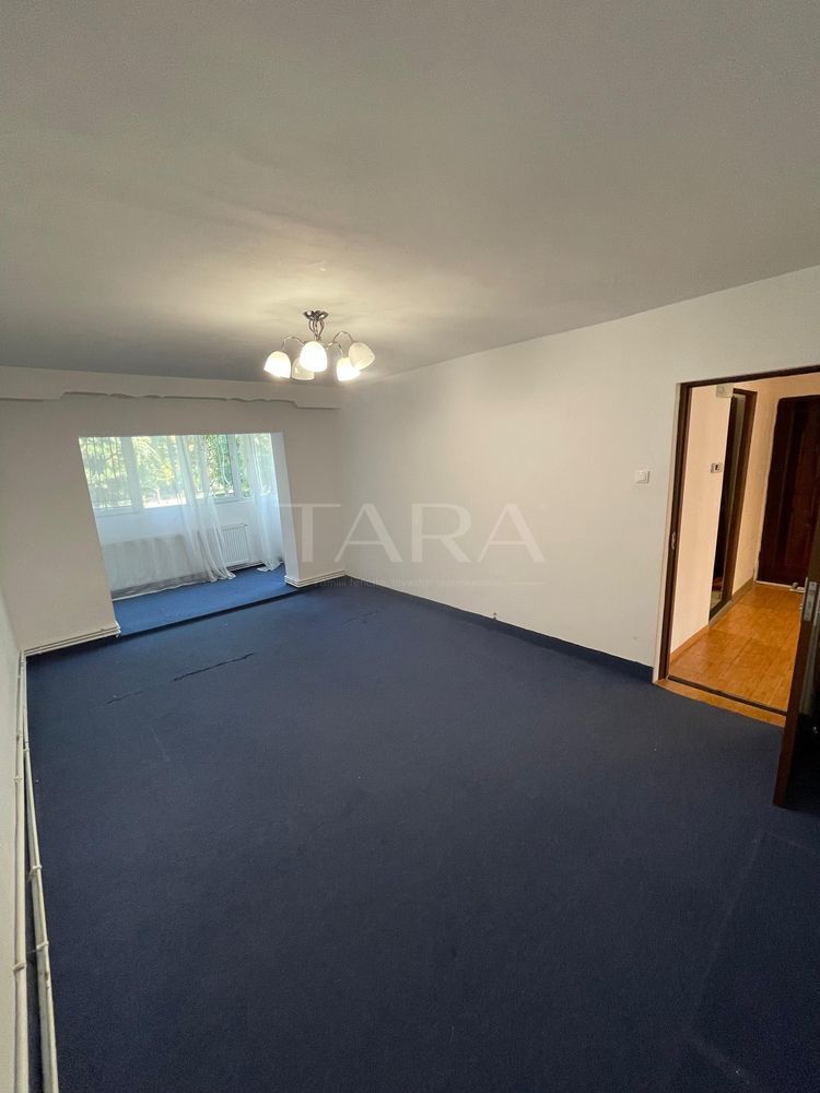 Apartament versatil– ideal pentru locuință sau spațiu comercial. - Poză 1