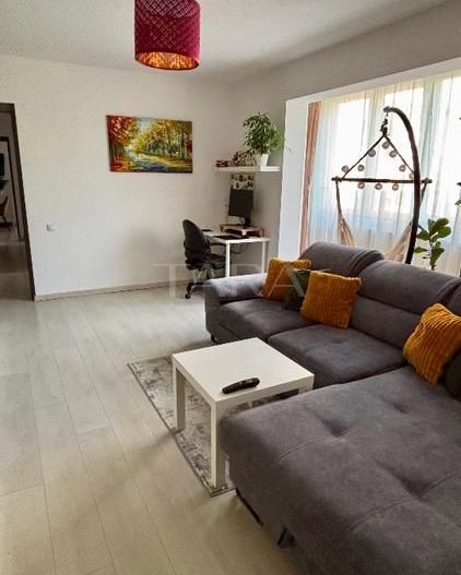 Apartament 3 camere, 63 mp, cu balcon. Gheorgheni, zona Hotel Royal. - Poză 2