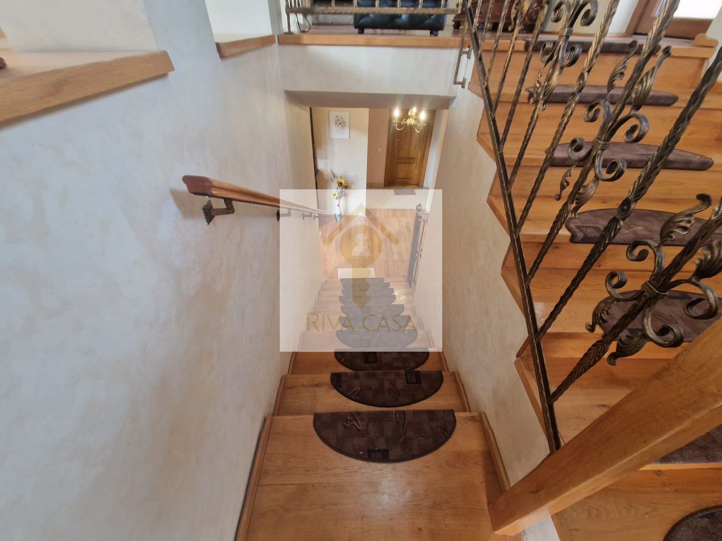 De vânzare: Vilă unică, vintage-modernă, zonă Grigorescu Oradea. - Poză 9