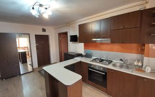 Apartament 2 camere, Ultracentral, decomandat - Poză 1